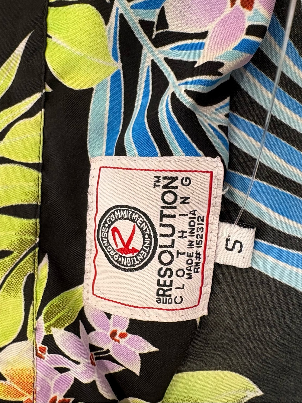 Revolution‎ Black Hawaiian Shirt with Green, Blue & Purple Floral Print men’s S - Picture 2 of 5